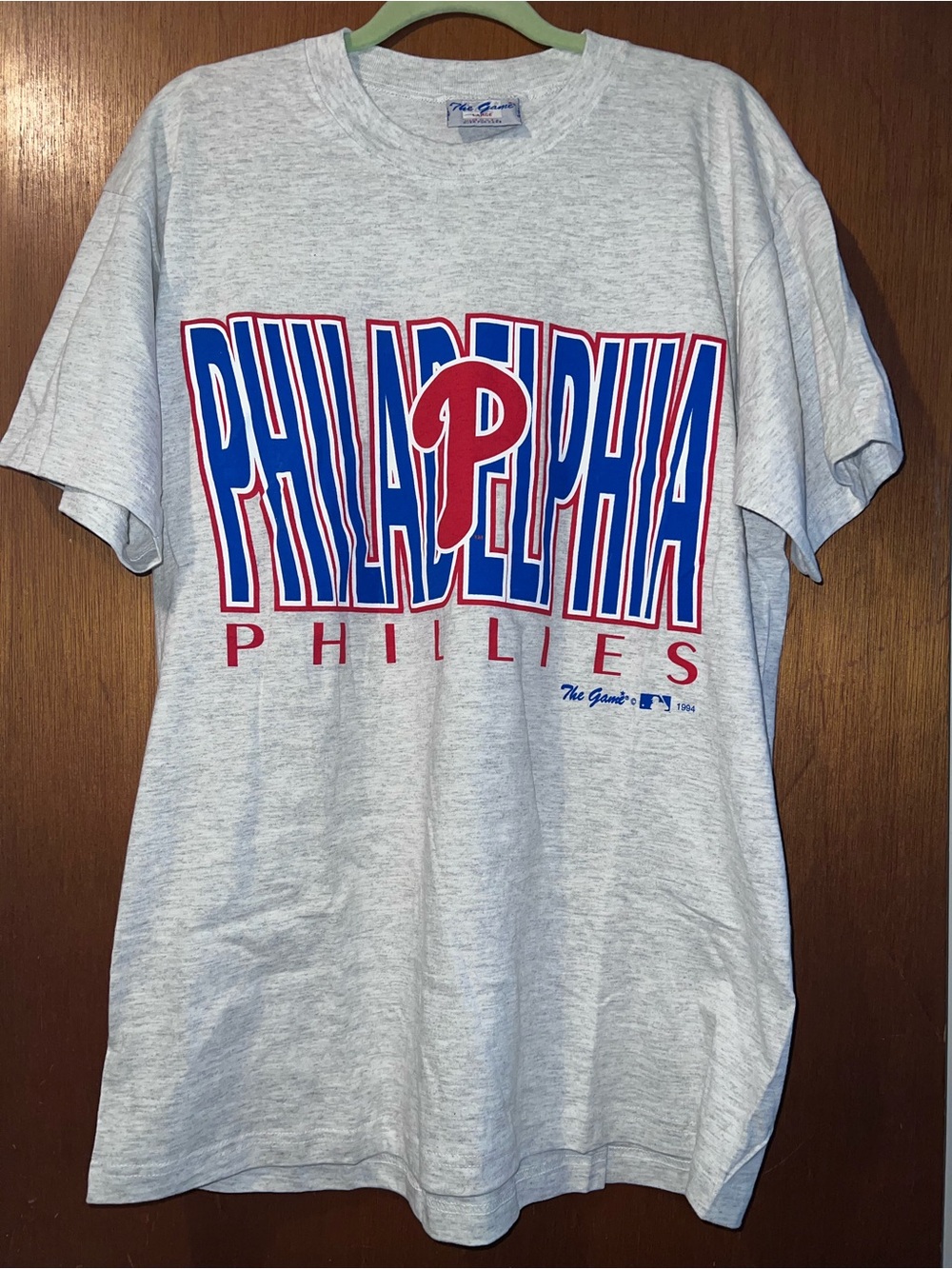 Vintage Philadelphia Phillies Grey Graphic Tee with Red & Blue Logo Size Large